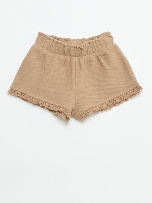 Conjunto de 3 peças em malha canelada - calções + t-shirt + chapéu de balde - Kiabi