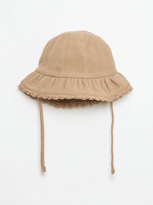 Conjunto de 3 peças em malha canelada - calções + t-shirt + chapéu de balde - Kiabi