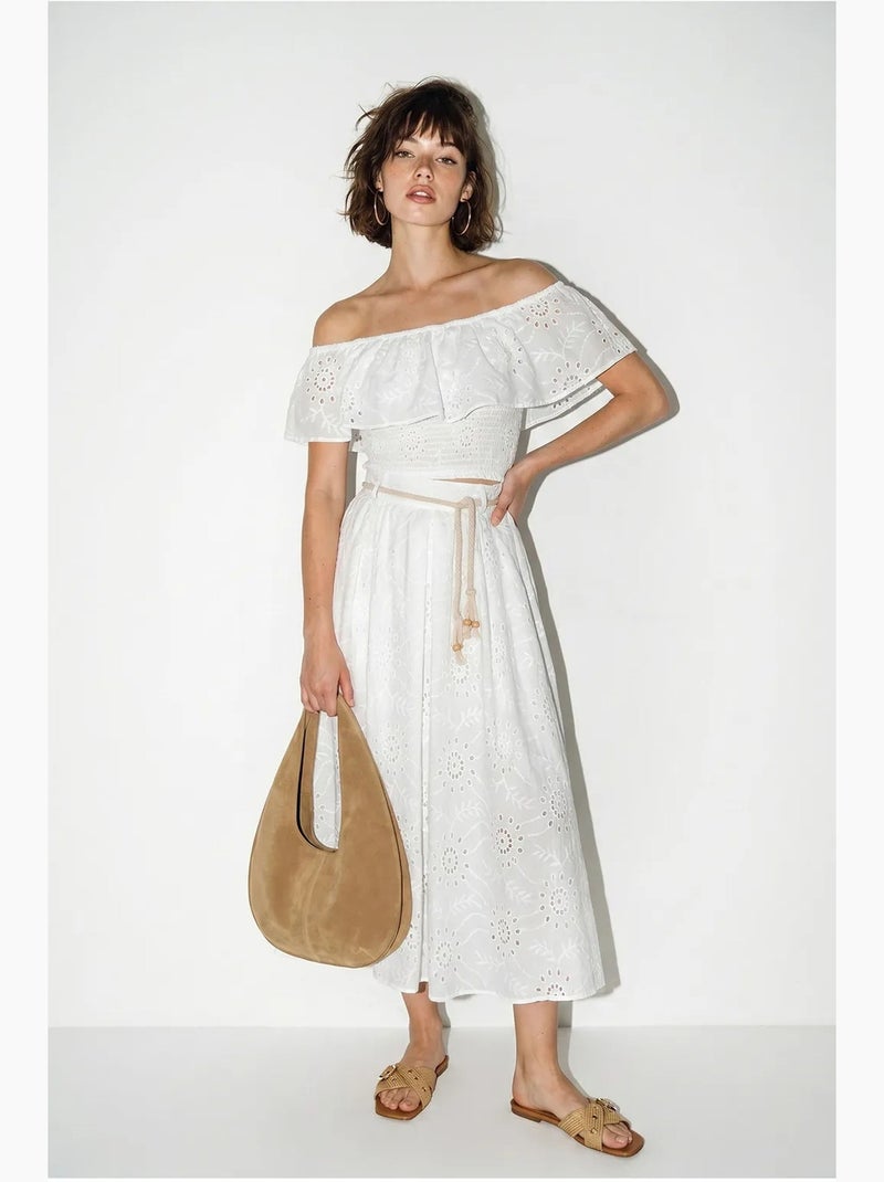 Conjunto de blusa bordada com decote ombro a ombro e saia midi lucci Branco - Kiabi