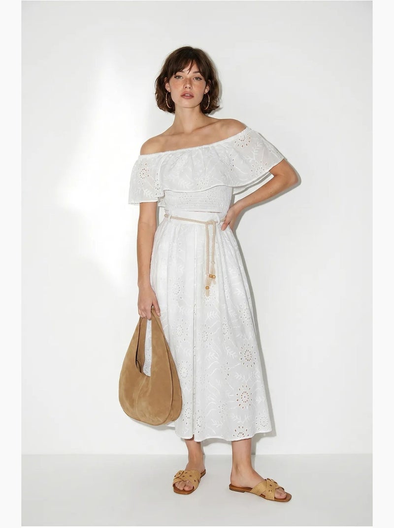 Conjunto de blusa bordada com decote ombro a ombro e saia midi lucci Branco - Kiabi
