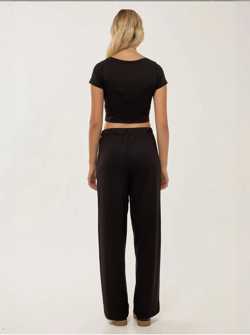 Conjunto de blusa cropped de malha e calças com cinto elástico Preto - Kiabi