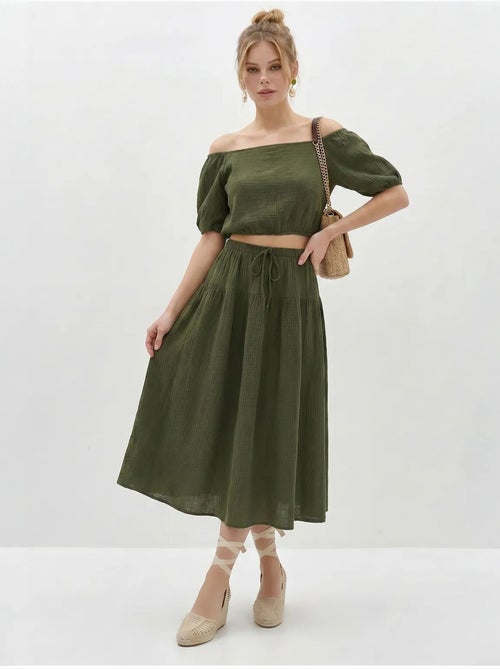 Conjunto de blusa e saia midi em seersucker de algodão lucci - Kiabi Conjunto de blusa e saia midi em seersucker de algodão lucci - Kiabi