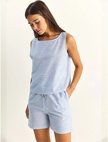 Conjunto de blusa e shorts de seersucker às riscas lucci