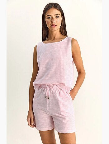Conjunto de blusa e shorts de seersucker às riscas lucci