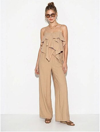 Conjunto de blusa sem alças com folhos e calças de perna larga lucci