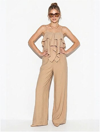 Conjunto de blusa sem alças com folhos e calças de perna larga lucci