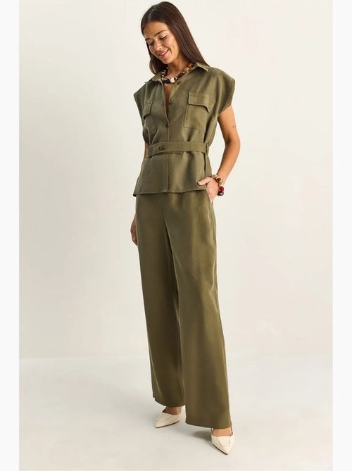 Conjunto de blusa sem mangas com cinto e calças de perna larga lucci - Kiabi Conjunto de blusa sem mangas com cinto e calças de perna larga lucci - Kiabi