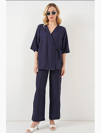 Conjunto de calças kimono oversized com decote em v e fecho de atar bdart