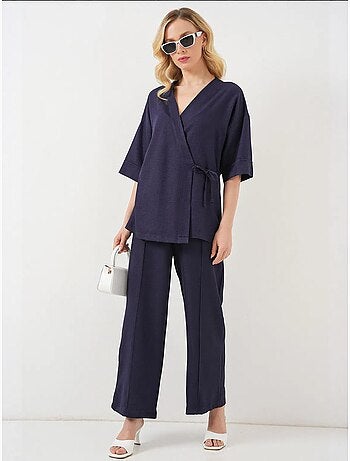 Conjunto de calças kimono oversized com decote em v e fecho de atar bdart