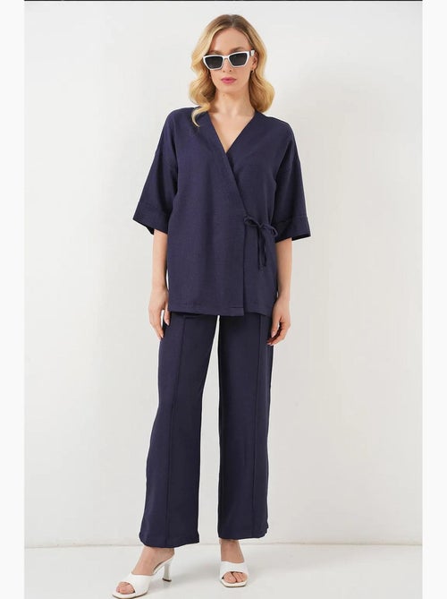 Conjunto de calças kimono oversized com decote em v e fecho de atar bdart - Kiabi Conjunto de calças kimono oversized com decote em v e fecho de atar bdart - Kiabi