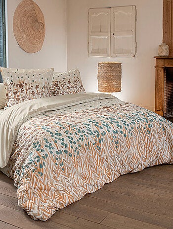 Conjunto de cama em algodão com padrão floral estilizado, incluindo fronhas