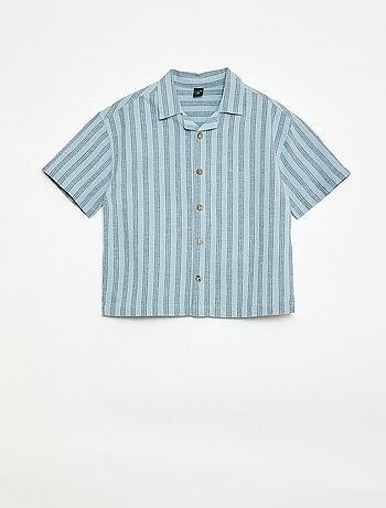 Conjunto de camisa e calções às riscas