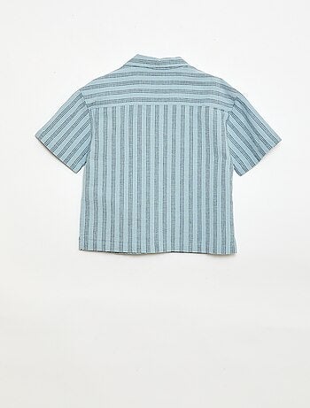 Conjunto de camisa e calções às riscas