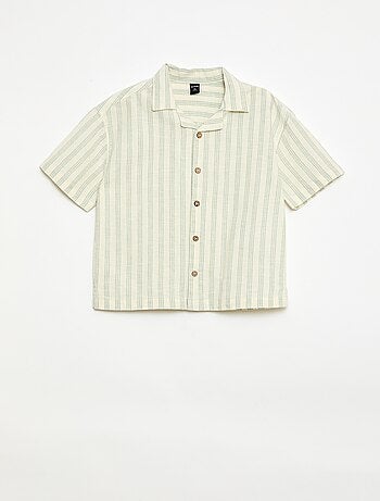 Conjunto de camisa e calções às riscas