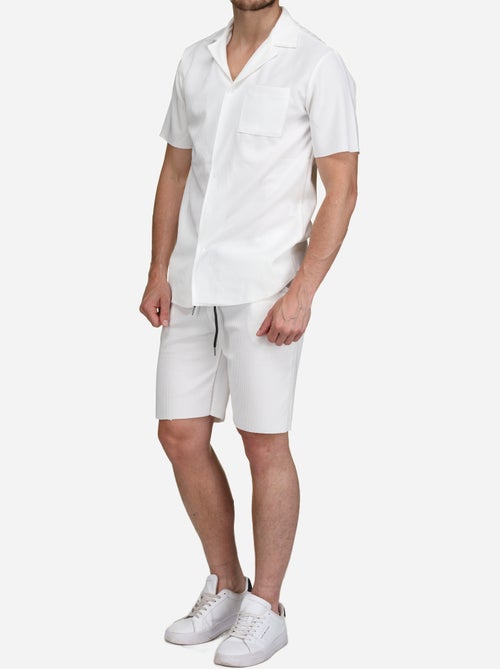 Conjunto de camisa e calções texturizados - Frilivin - Kiabi Conjunto de camisa e calções texturizados - Frilivin - Kiabi