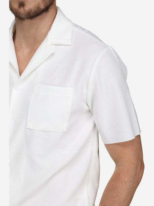 Conjunto de camisa e calções texturizados - Frilivin - Kiabi Conjunto de camisa e calções texturizados - Frilivin - Kiabi