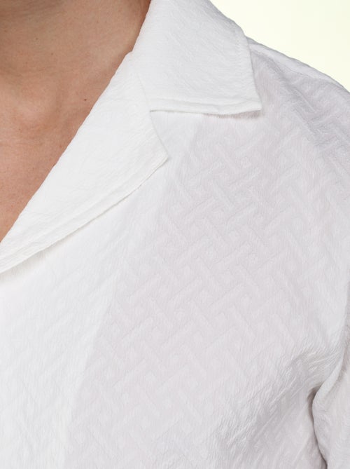 Conjunto de camisa e calções texturizados - Frilivin - Kiabi Conjunto de camisa e calções texturizados - Frilivin - Kiabi