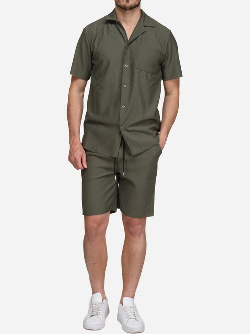 Conjunto de camisa e calções texturizados - Frilivin - Kiabi Conjunto de camisa e calções texturizados - Frilivin - Kiabi