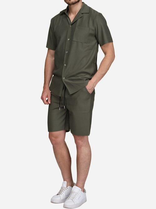 Conjunto de camisa e calções texturizados - Frilivin - Kiabi Conjunto de camisa e calções texturizados - Frilivin - Kiabi