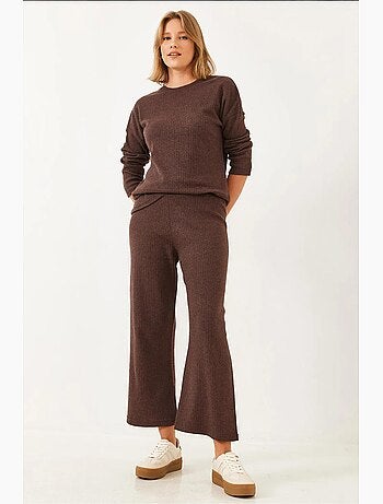 Conjunto de camisola de gola redonda e calças canelado texturizado lucci