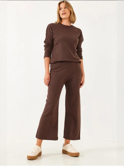 Conjunto de camisola de gola redonda e calças canelado texturizado lucci - Kiabi Conjunto de camisola de gola redonda e calças canelado texturizado lucci - Kiabi