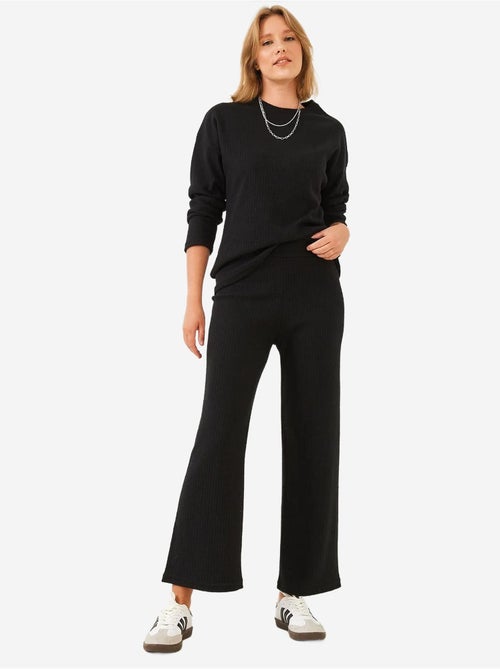 Conjunto de camisola de gola redonda e calças canelado texturizado lucci - Kiabi Conjunto de camisola de gola redonda e calças canelado texturizado lucci - Kiabi