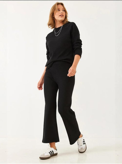 Conjunto de camisola de gola redonda e calças canelado texturizado lucci - Kiabi Conjunto de camisola de gola redonda e calças canelado texturizado lucci - Kiabi
