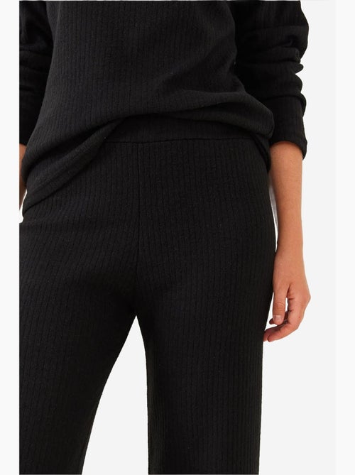 Conjunto de camisola de gola redonda e calças canelado texturizado lucci - Kiabi Conjunto de camisola de gola redonda e calças canelado texturizado lucci - Kiabi