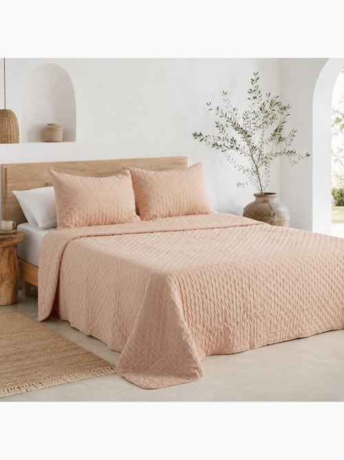 Conjunto de colcha lisa acolchoada com capa de almofada. - Kiabi Conjunto de colcha lisa acolchoada com capa de almofada. - Kiabi
