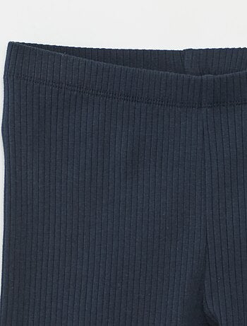 Conjunto de desporto top + calções tipo ciclista canelados - 2 peças