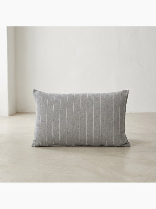 Conjunto de duas capas de almofada em algodão com fio em relevo, tecido texturizado. - Kiabi Conjunto de duas capas de almofada em algodão com fio em relevo, tecido texturizado. - Kiabi