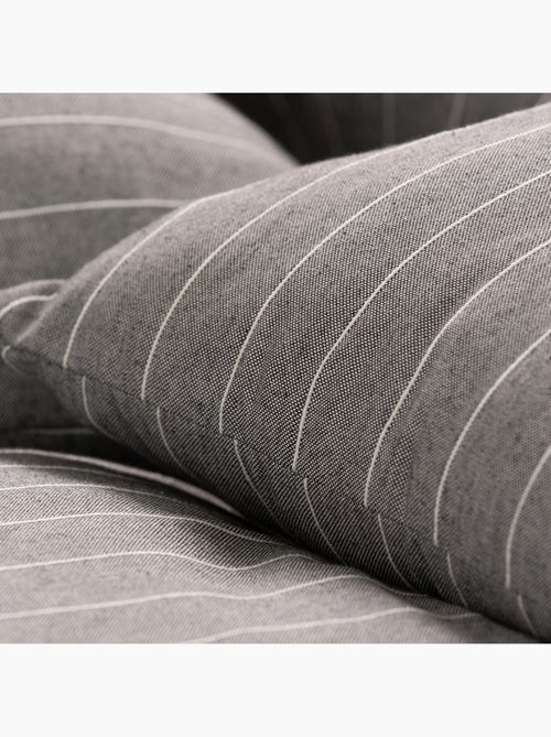 Conjunto de duas capas de almofada em algodão com fio em relevo, tecido texturizado. - Kiabi Conjunto de duas capas de almofada em algodão com fio em relevo, tecido texturizado. - Kiabi