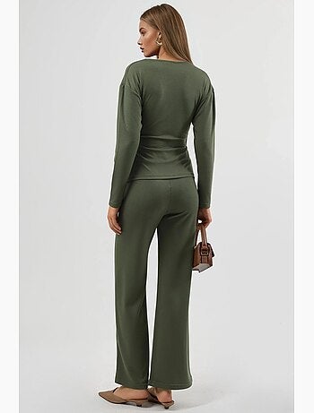 Conjunto de duas peças com blusa e calças com detalhes de acessório, hiccup