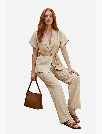 Conjunto de duas peças com cintura subida, decote em v e detalhe de atilhos. My fashion