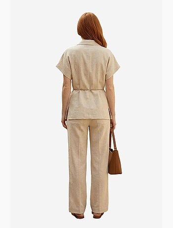 Conjunto de duas peças com cintura subida, decote em v e detalhe de atilhos. My fashion