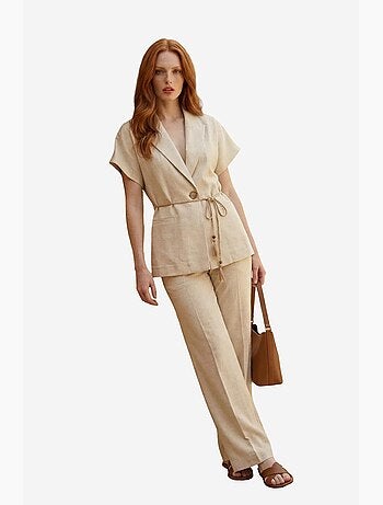 Conjunto de duas peças com cintura subida, decote em v e detalhe de atilhos. My fashion
