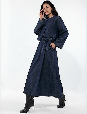 Conjunto de duas peças com jaqueta jeans e vestido maxi hiccup