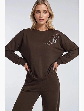 Conjunto de duas peças com sweatshirt de gola redonda bordada e calças de perna reta hiccup