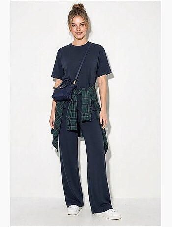 Conjunto de duas peças com t-shirt de gola redonda e calças lucci