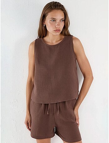 Conjunto de duas peças com top de musselina sem mangas e calções hiccup