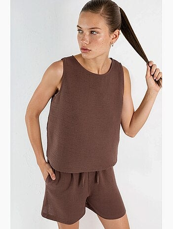 Conjunto de duas peças com top de musselina sem mangas e calções hiccup