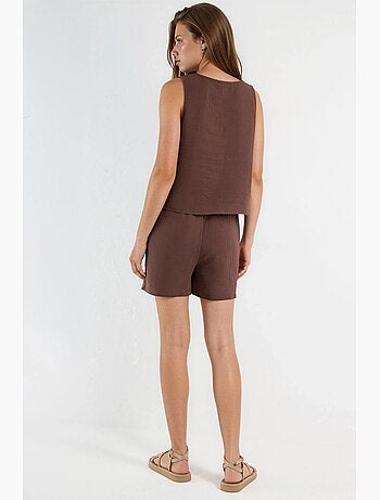 Conjunto de duas peças com top de musselina sem mangas e calções hiccup