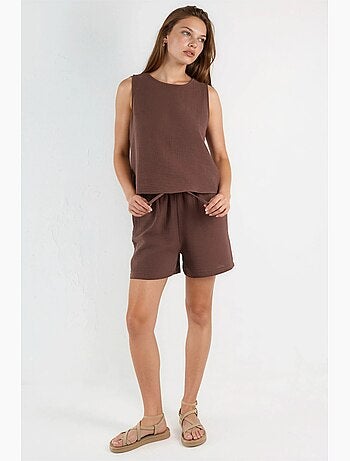 Conjunto de duas peças com top de musselina sem mangas e calções hiccup