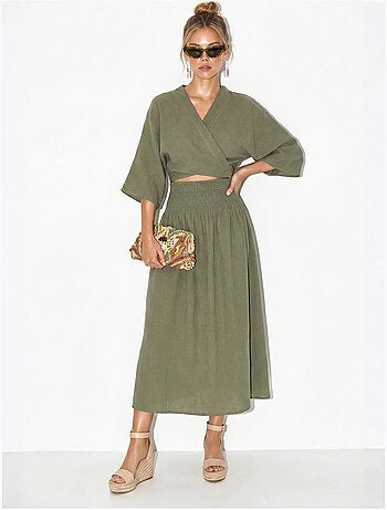 Conjunto de duas peças de blusa e saia midi de algodão lucci