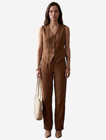 Conjunto de duas peças em algodão texturizado com colete de decote em v e calças my fashion
