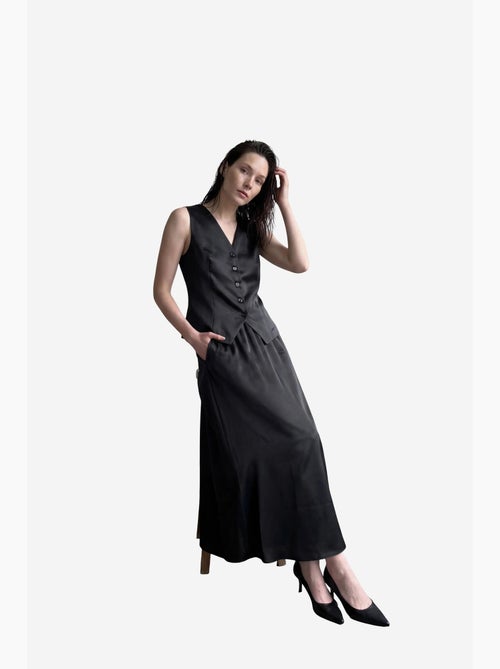 Conjunto de duas peças em cetim com colete de decote em v e saia maxi my fashion - Kiabi Conjunto de duas peças em cetim com colete de decote em v e saia maxi my fashion - Kiabi