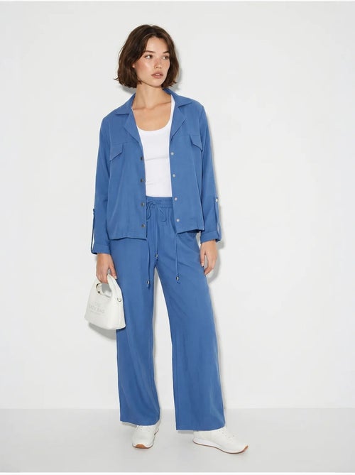Conjunto de duas peças em crepe com blusa e calças de perna larga lucci - Kiabi Conjunto de duas peças em crepe com blusa e calças de perna larga lucci - Kiabi