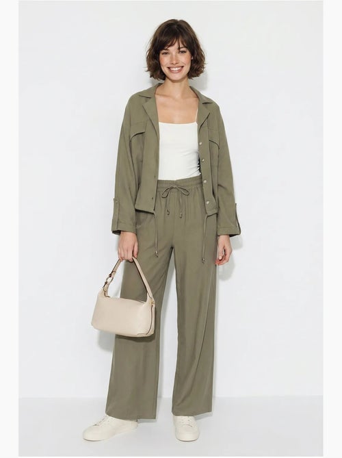 Conjunto de duas peças em crepe com blusa e calças de perna larga lucci - Kiabi Conjunto de duas peças em crepe com blusa e calças de perna larga lucci - Kiabi