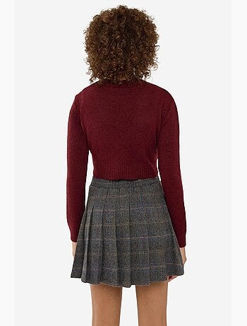 Conjunto de duas peças em malha com decote em v e detalhe de botão hiccup