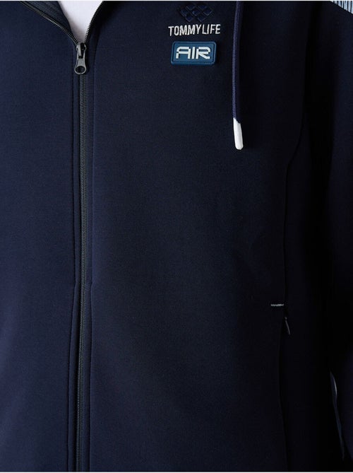 Conjunto de homem de sweatshirt com capuz e calças tommy - Kiabi Conjunto de homem de sweatshirt com capuz e calças tommy - Kiabi